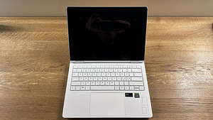 OMEN Transcend 14 – RTX 4070 / Ultra 9 / OLED / 32GB / 2TB (5 foto / 10)