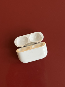 Apple AirPod Pro 2nd Gen Laadimiskarp + Lightning kaabel (1 foto / 5)