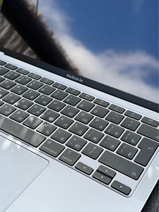 Macbook Air 2020 M1 Space Gray (6 foto / 8)