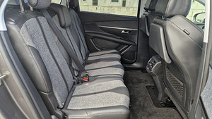 Peugeot 5008, 2018 (7 foto / 9)