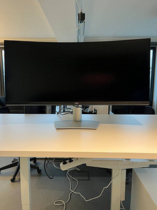 Широкоформатный монитор Dell 34" (2 фото из 7)