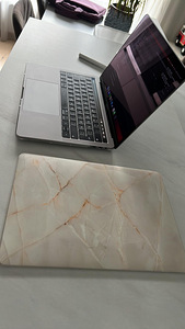 MacBook Pro 2017 13" (A1706, Touch Bar, Thunderbolt) (3 foto / 7)