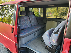 VOLKSWAGEN MULTIVAN 2.4D 57kW (10 foto / 14)