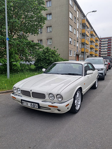 Jaguar XJR 4.0 V8 Supercharged (8 foto / 9)