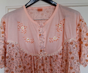 Uus trikotaažist öösärk, s. XL (1 foto / 4)