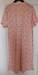 Uus trikotaažist öösärk, s. XL (4 foto / 4)