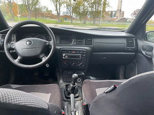 Opel vectra-b (6 foto / 6)