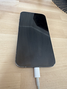 iPhone 13 128GB Black (1 foto / 3)