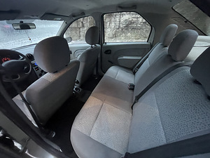 Dacia Logan (7 foto / 9)
