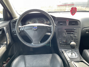 Volvo S60 (9 foto / 10)