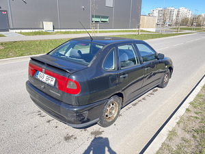 Seat Cordoba (3 foto / 7)