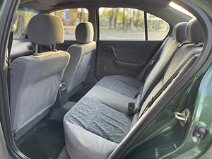 Nissan Primera (8 foto / 9)