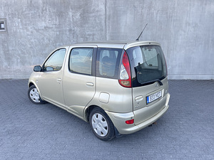 Toyota Yaris verso (3 foto / 10)