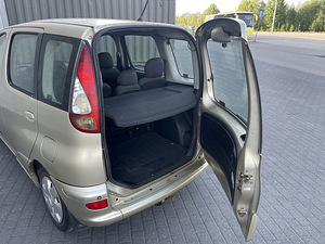 Toyota Yaris verso (5 foto / 10)