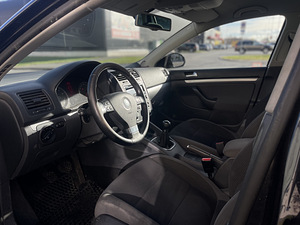 Volkswagen Golf (5 foto / 8)