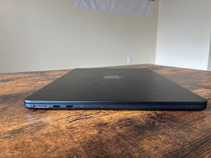 MacBook Air M2 13.6" Midnight 256GB + kehtiv garantii (6 foto / 10)