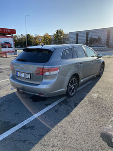 Toyota Avensis 2.2 110кВ (2 foto / 15)