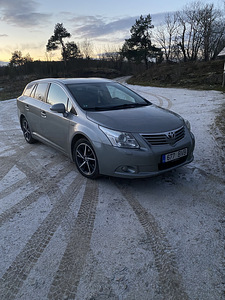 Toyota Avensis 2.2 110кВ (7 foto / 15)