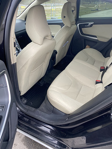 Volvo S60 City Safety 2.0 R5 D3 120kW (10 foto / 14)