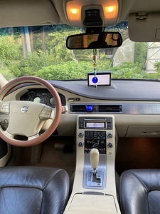 Volvo XC70 Momentum 2.4 D5 136kW (10 foto / 14)