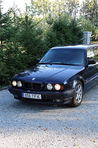 BMW E34 525 TDS Touring (2 foto / 8)