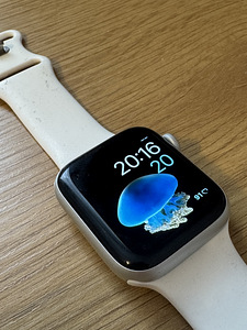 Apple Watch Series 5 44 мм б/у (2 фото из 3)
