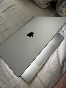 MacBook Pro 2023 ( m2 pro , 16/512 gb ) (цены от 2400 ) (2 foto / 4)