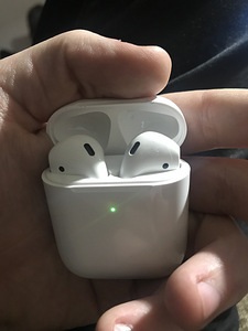 AirPods (4 foto / 5)