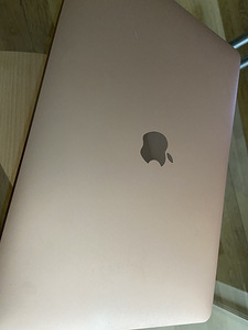 MacBook Air 13 (2019) 256g (3 foto / 6)