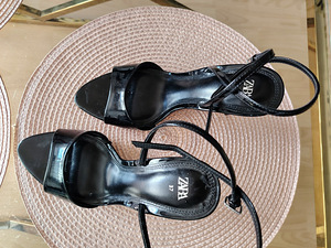 Туфли на каблуке ZARA (2 фото из 2)