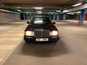 Mercedes Benz 300E (13 foto / 14)
