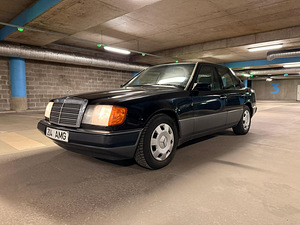 Mercedes Benz 300E (14 foto / 14)