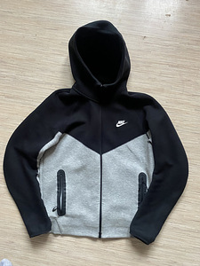 Nike tech fleece (1 фото из 3)