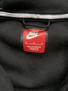 Nike tech fleece (3 фото из 3)