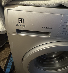 Pesumasin Electrolux (3 foto / 5)