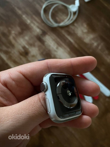 Apple Watch Series 4 40 мм, GPS (фото #2)