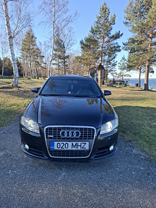 AUDI A4 AVANT (6 foto / 10)