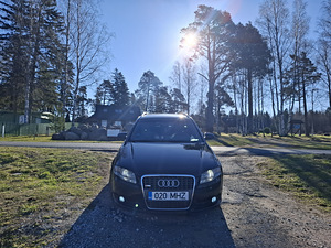 AUDI A4 AVANT (10 foto / 10)