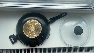 IKEA PAN WITH LID (1 foto / 3)