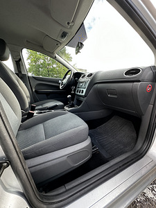 FORD FOCUS 2006a. 1.6 bensiin (8 foto / 11)