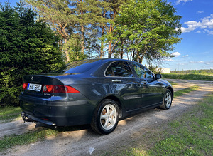 Honda Accord (4 foto / 9)