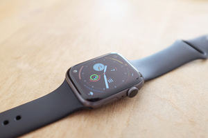 Apple Watch Series 4 Space Gray (44mm) (1 foto / 8)