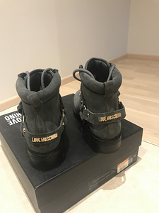 Poolsaapad Love Moschino 37 suurus (3 foto / 3)