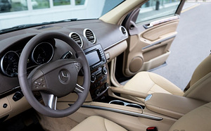 Mercedes-Benz GL 320 CDI 4matic (6 foto / 11)