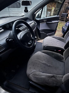 Peugeot 807 (11 foto / 12)