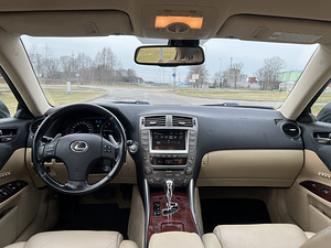 Lexus IS250 2.5 V6 153kw (9 foto / 11)