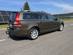 Volvo V70 2.0 diesel 120kw 2014a (3 foto / 14)