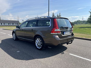 Volvo V70 2.0 diesel 120kw 2014a (4 foto / 14)