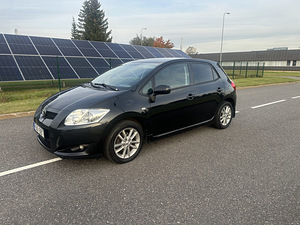 Toyota Auris 2009a. 1,6I. 91kw (2 foto / 13)