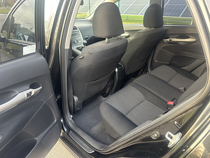 Toyota Auris 2009a. 1,6I. 91kw (9 foto / 13)